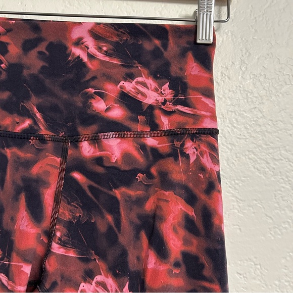Lululemon Red-Black Tie-Dye Floral Leggings, Size 6 - Picture 2 of 5